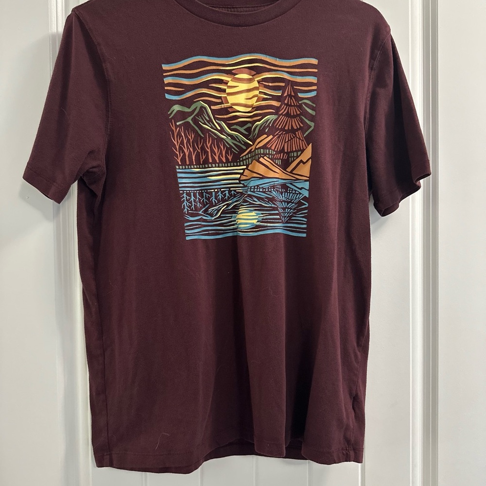 Old Navy Maroon Graphic Tee